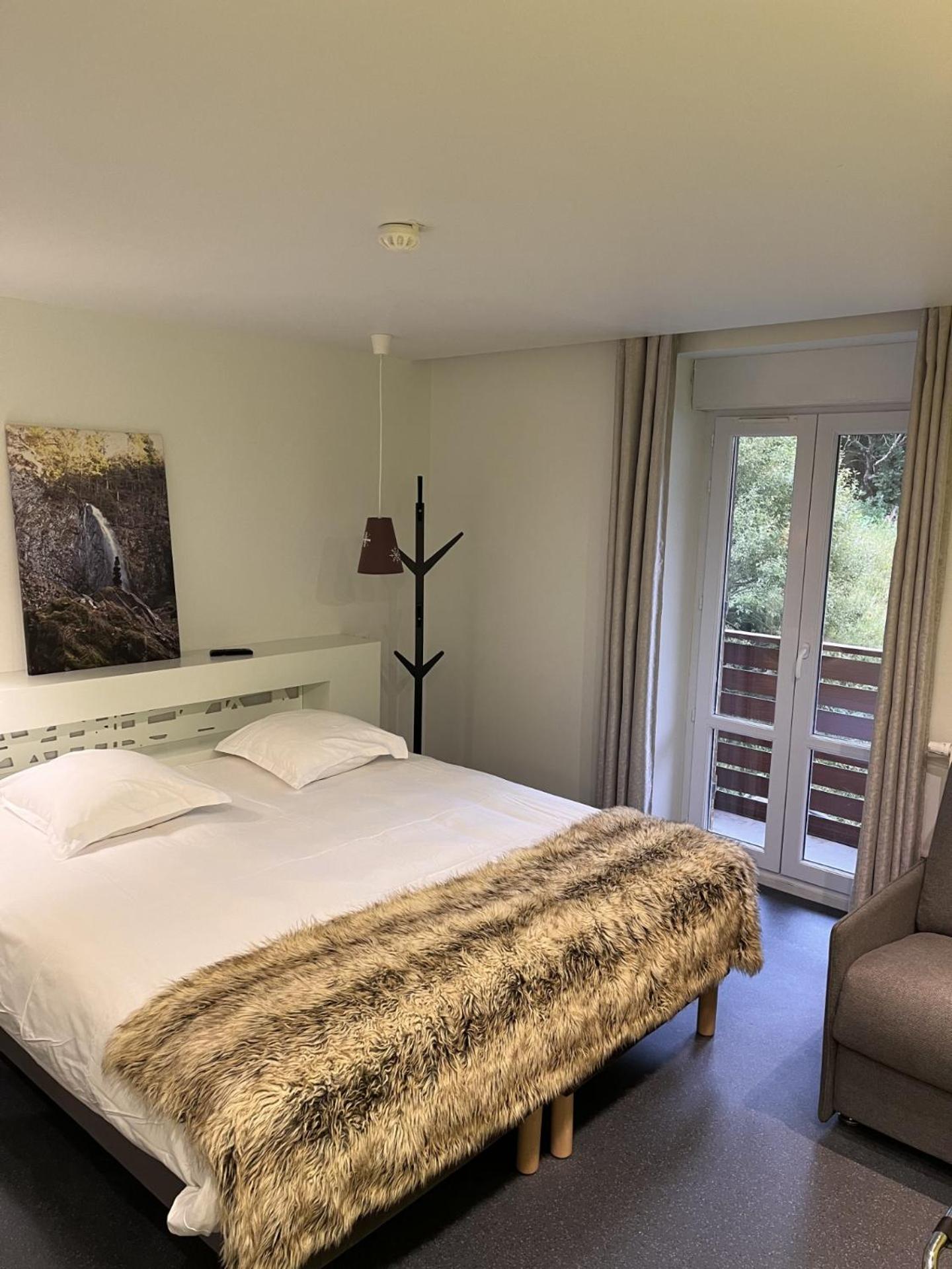 לה מן-דור Hotel Du Puy Ferrand , Restaurant La Table De L'Ours מראה חיצוני תמונה