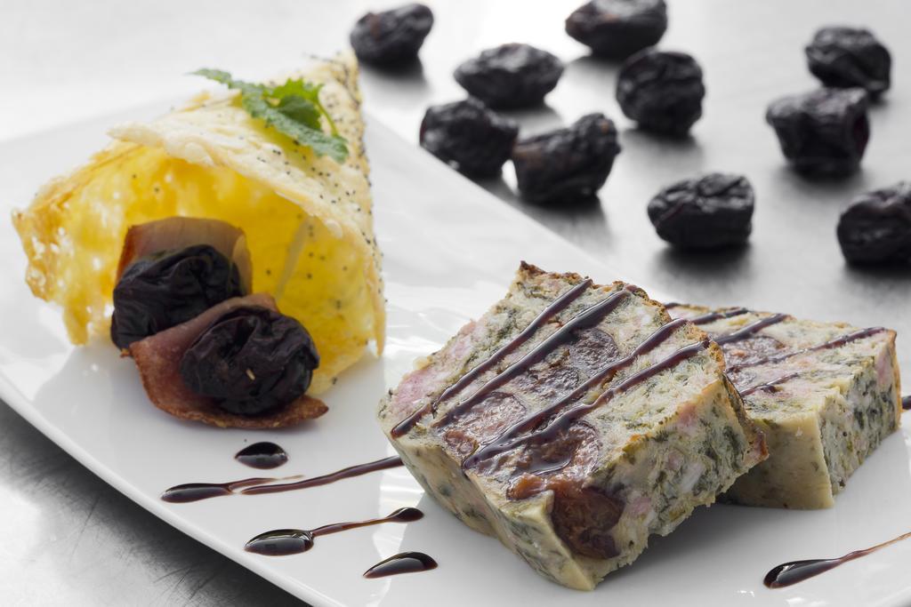לה מן-דור Hotel Du Puy Ferrand , Restaurant La Table De L'Ours מראה חיצוני תמונה