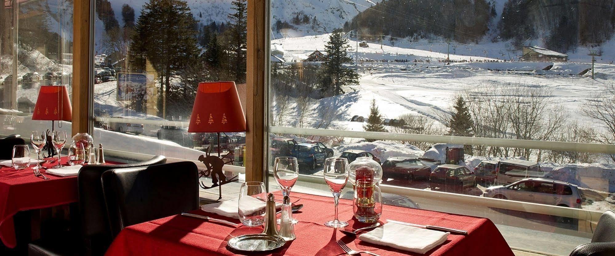לה מן-דור Hotel Du Puy Ferrand , Restaurant La Table De L'Ours מראה חיצוני תמונה